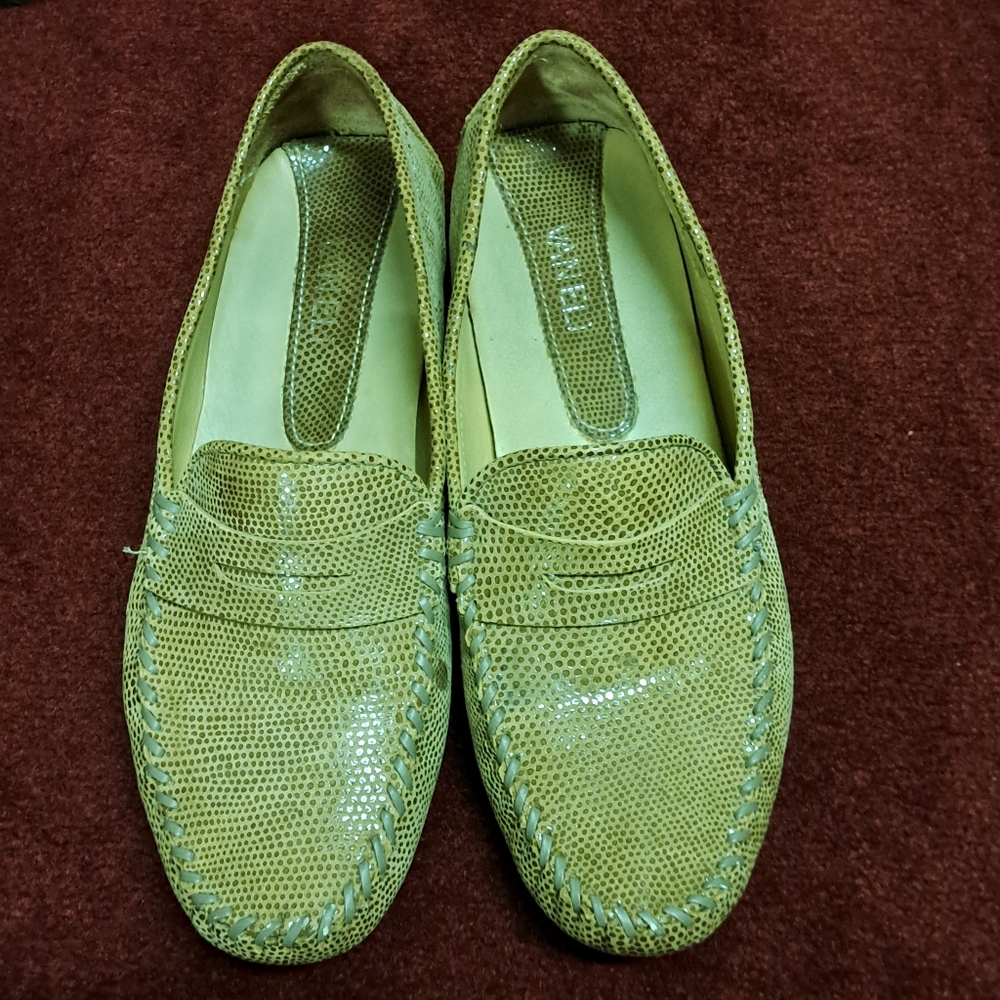 Vaneli Tan Leather Driving Loafer W8
